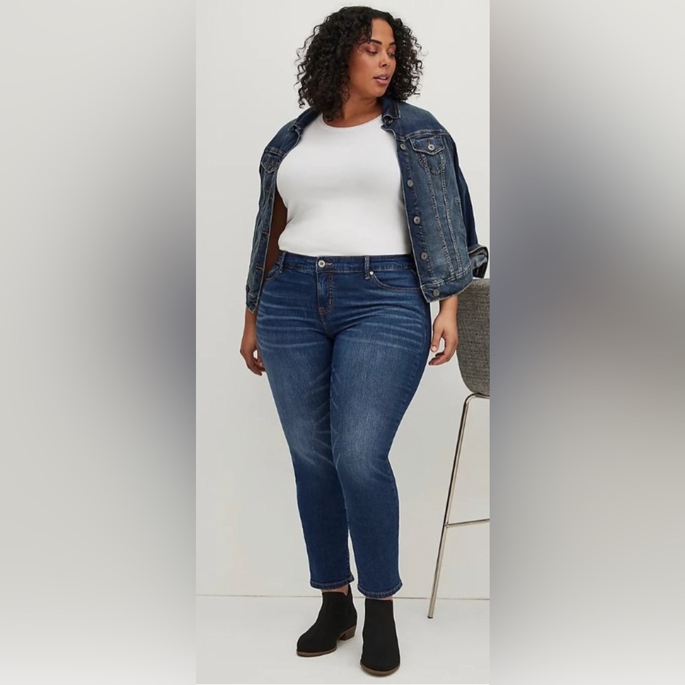 TORRID Boyfriend Straight Vintage Stretch Cotton Blend Denim Blue Jeans Size 12R